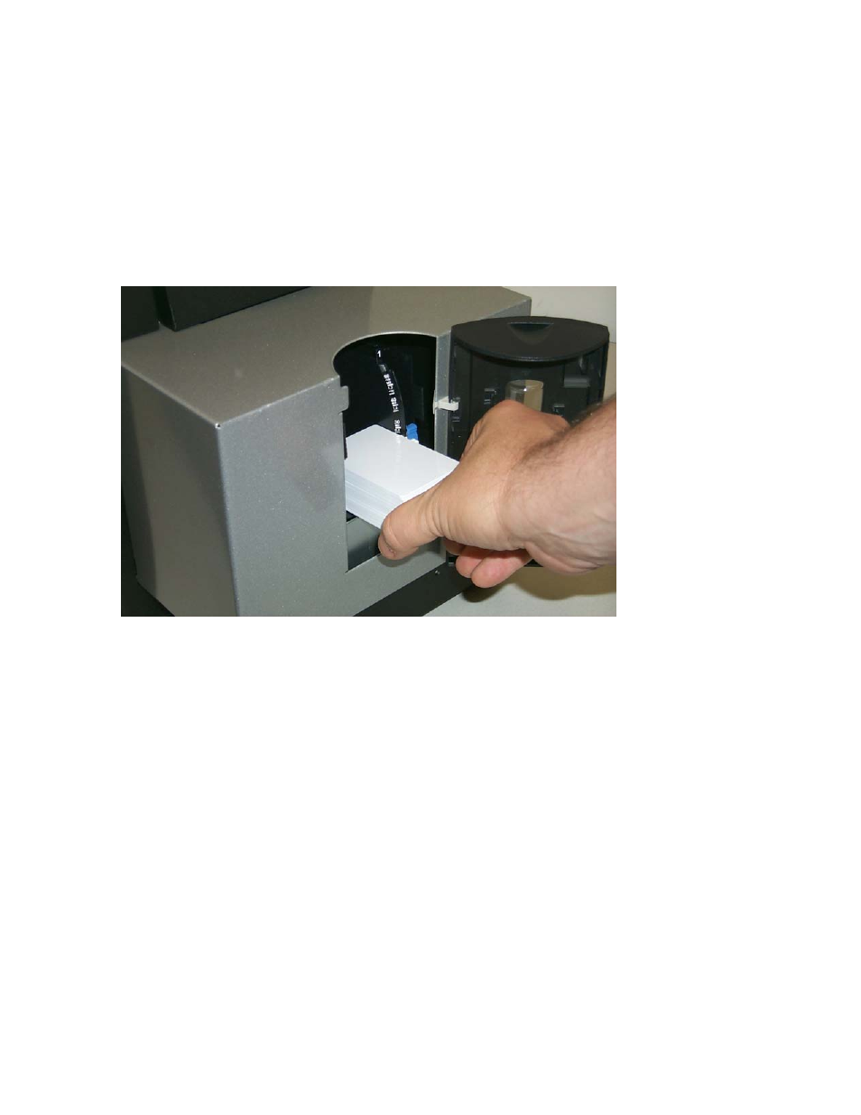 Loading the blank cards (cont.) | FARGO electronic HDP600-LC CR100 User Manual | Page 74 / 432