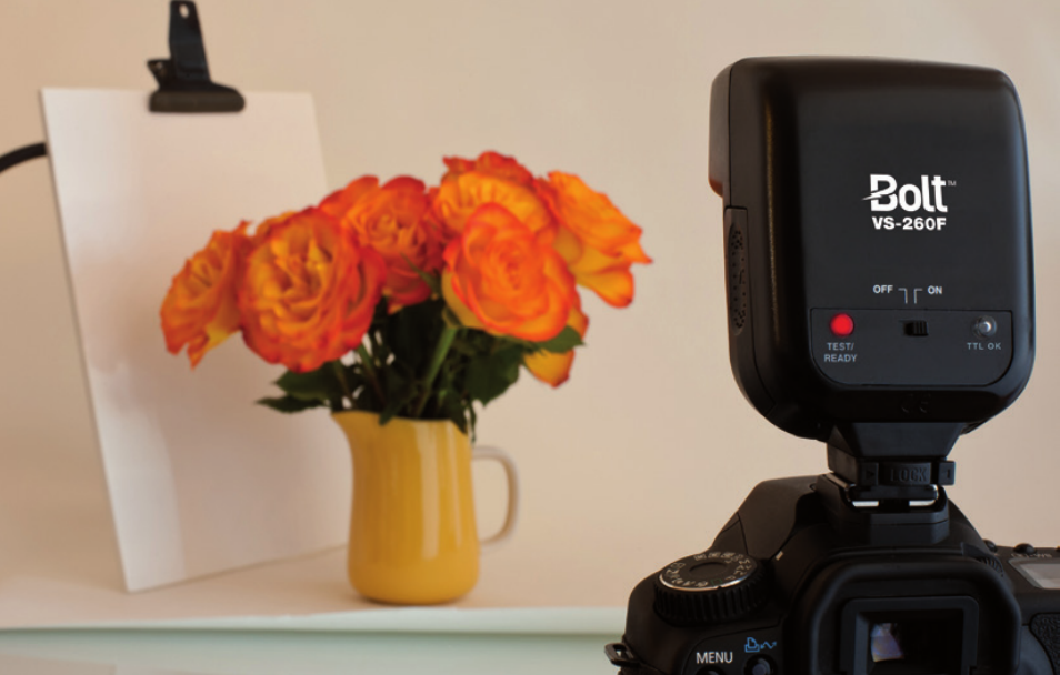 Bolt VS-260F Compact On-Camera Flash for Cameras User Manual | Page 4 / 24