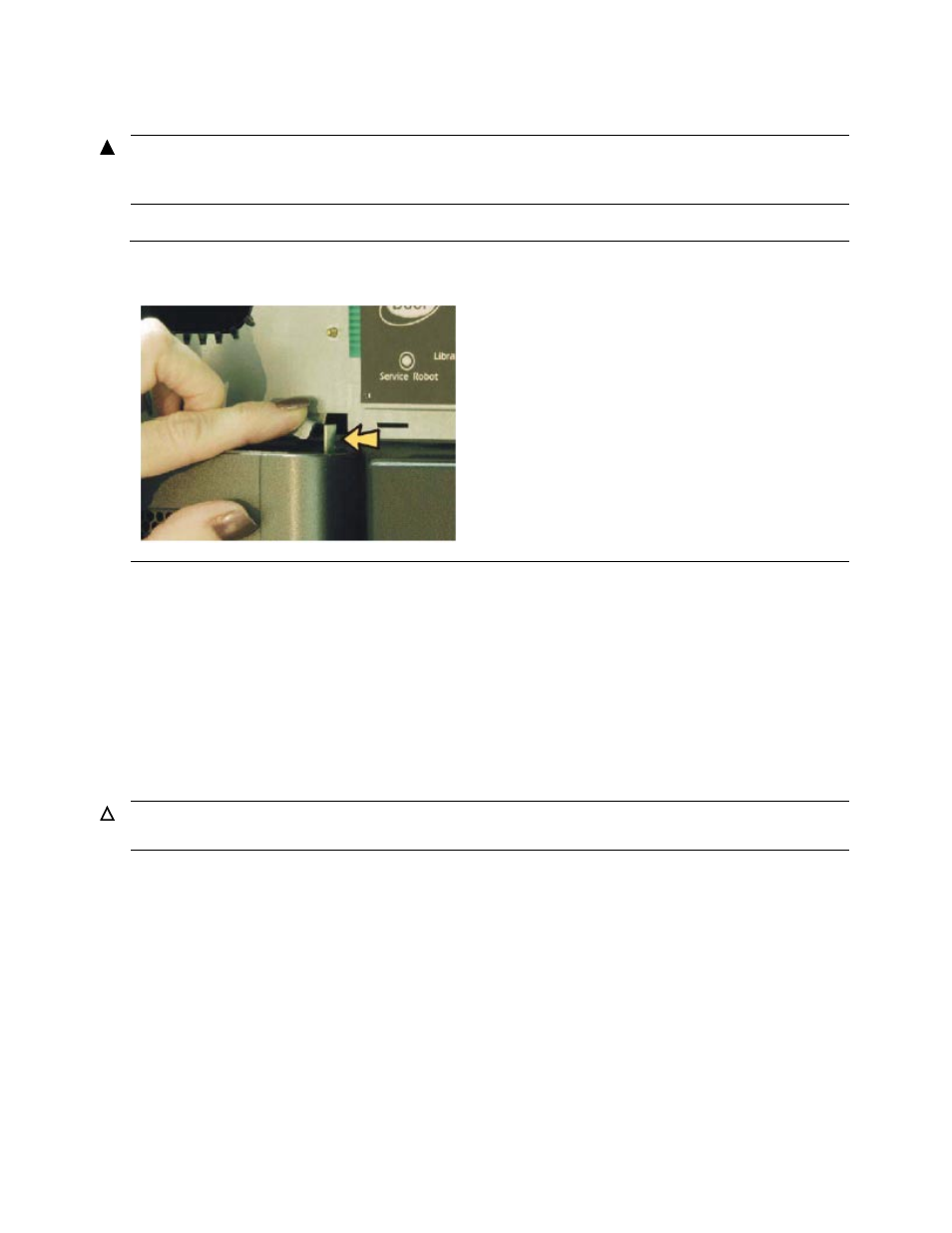 Securing the front door (without power), Figure 3-3, Door locking lever extended | HP SL500 (M852x) User Manual | Page 37 / 76