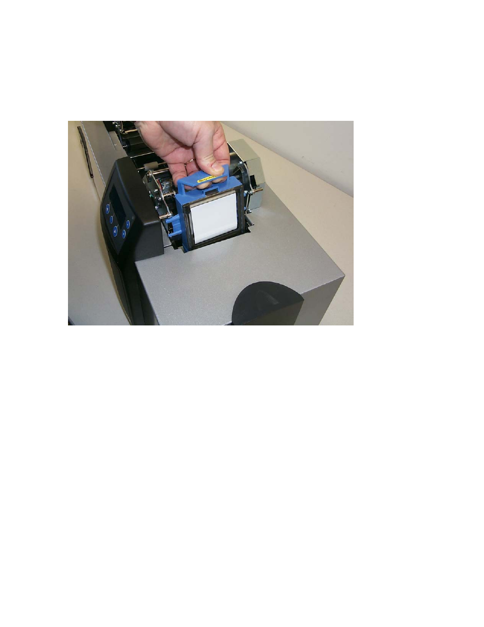 Inserting the card cleaning cartridge (cont.) | FARGO electronic HDP600-LC CR100 User Manual | Page 58 / 432