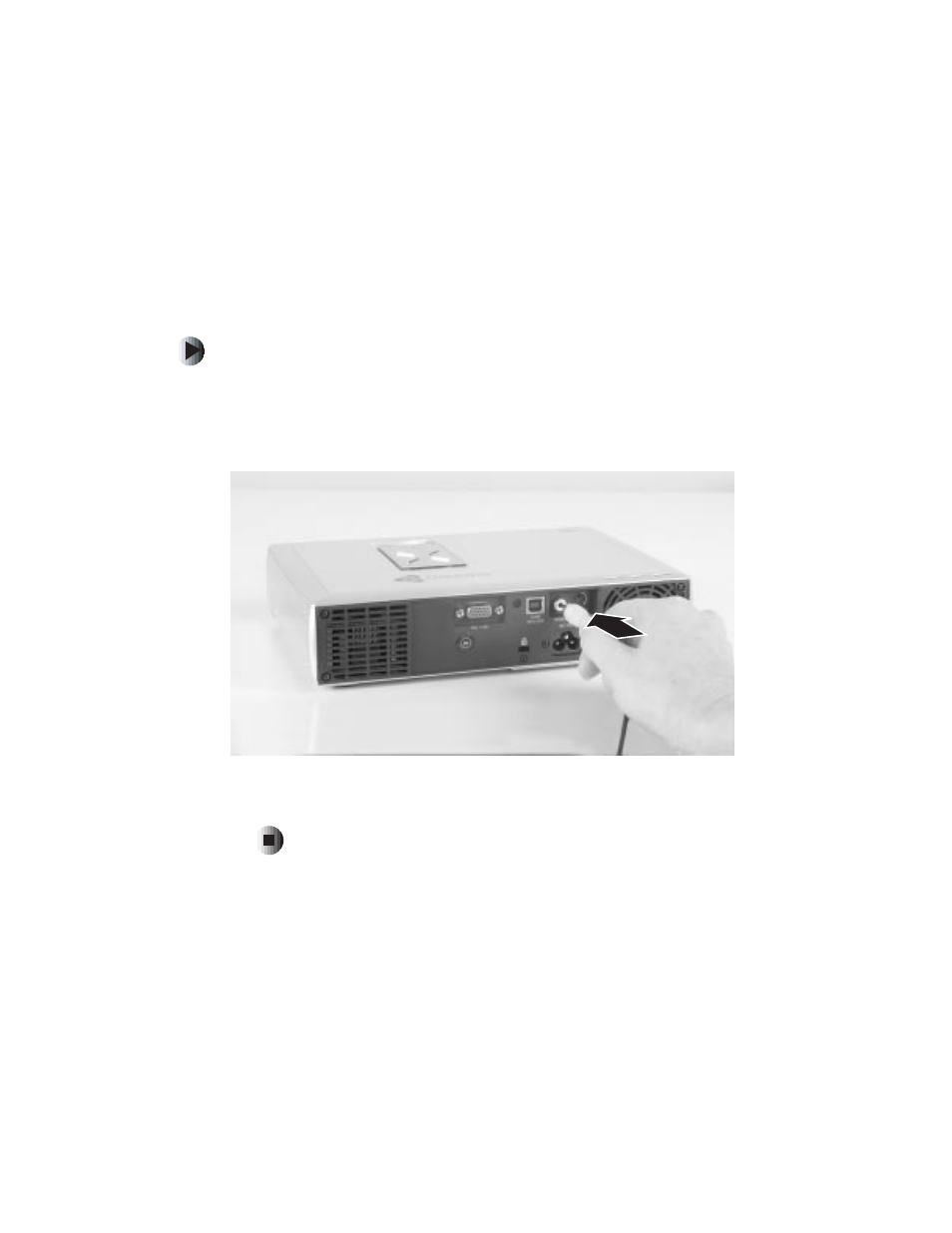 Connecting to a dvd player or vcr | Gateway 205 User Manual | Page 21 / 46