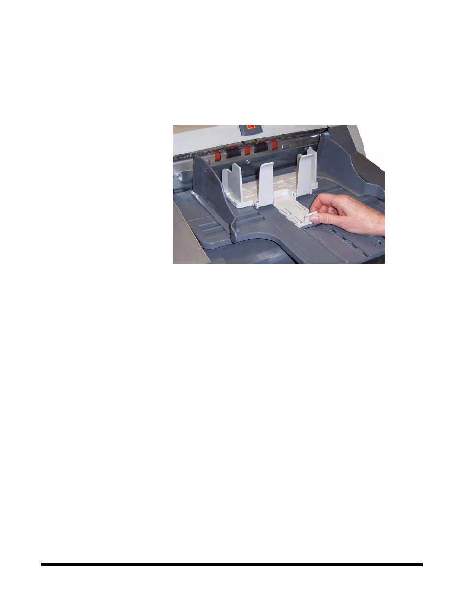 Adjusting the optional short document tray | Kodak 6J7611A User Manual | Page 24 / 80