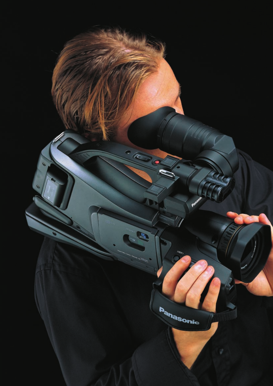 Professional quality and performance | Panasonic AG-DVC62 User Manual | Page 2 / 8