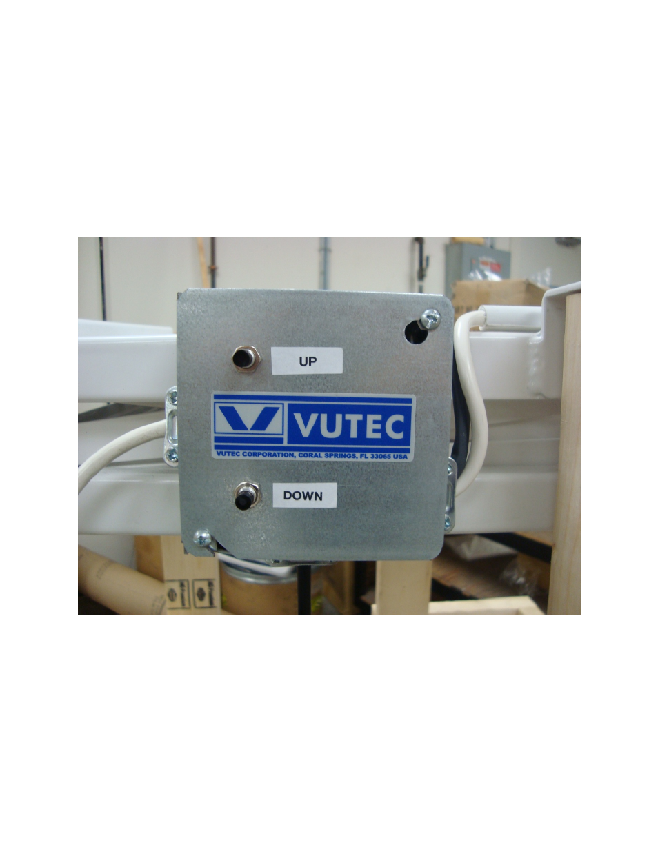 Vutec PROJECTOR SCISSOR LIFT - Installation Instructions User Manual | Page 14 / 16