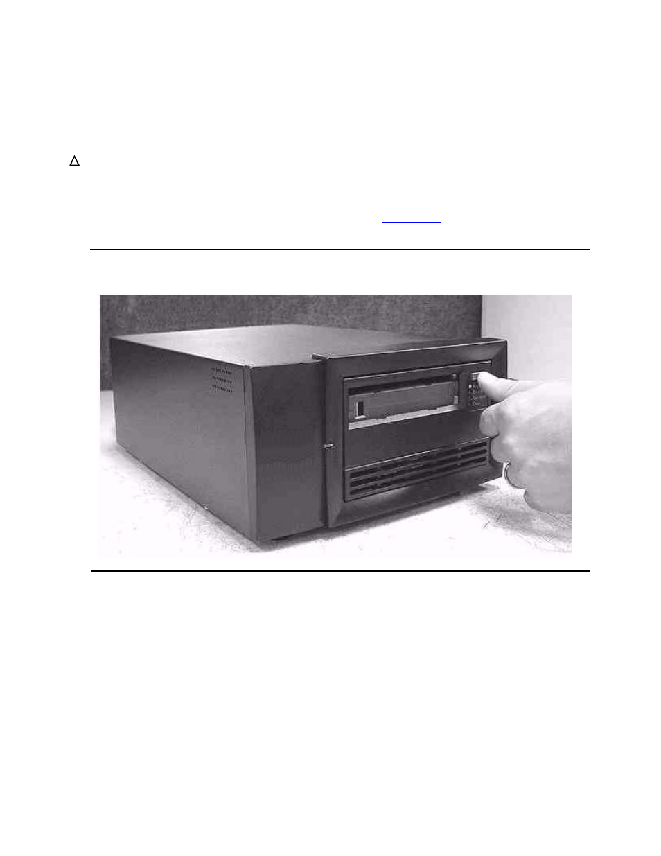 Unloading a tape cartridge, Figure 3-2, Unloading a tape drive | HP Integrity NonStop J-Series User Manual | Page 20 / 50