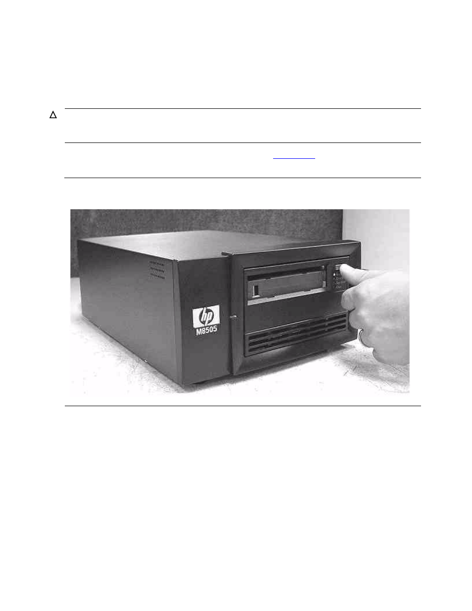 Unloading a tape cartridge, Figure 4-2, Unloading a tape drive | HP Integrity NonStop H-Series User Manual | Page 32 / 60