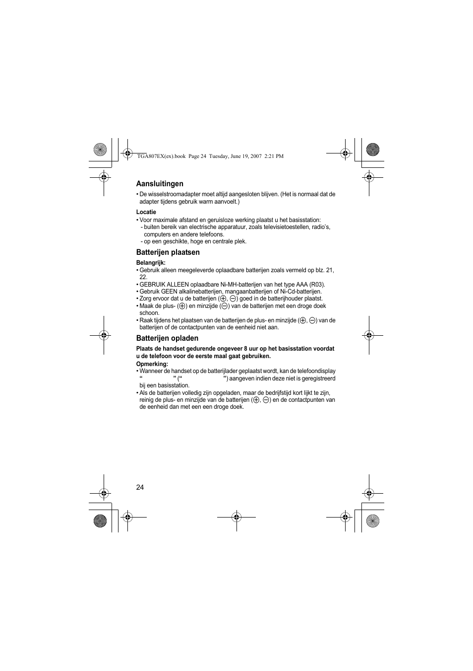 Aansluitingen, Locatie, Batterijen plaatsen | Batterijen opladen, Opmerking | Panasonic KXTGA807EX User Manual | Page 24 / 80