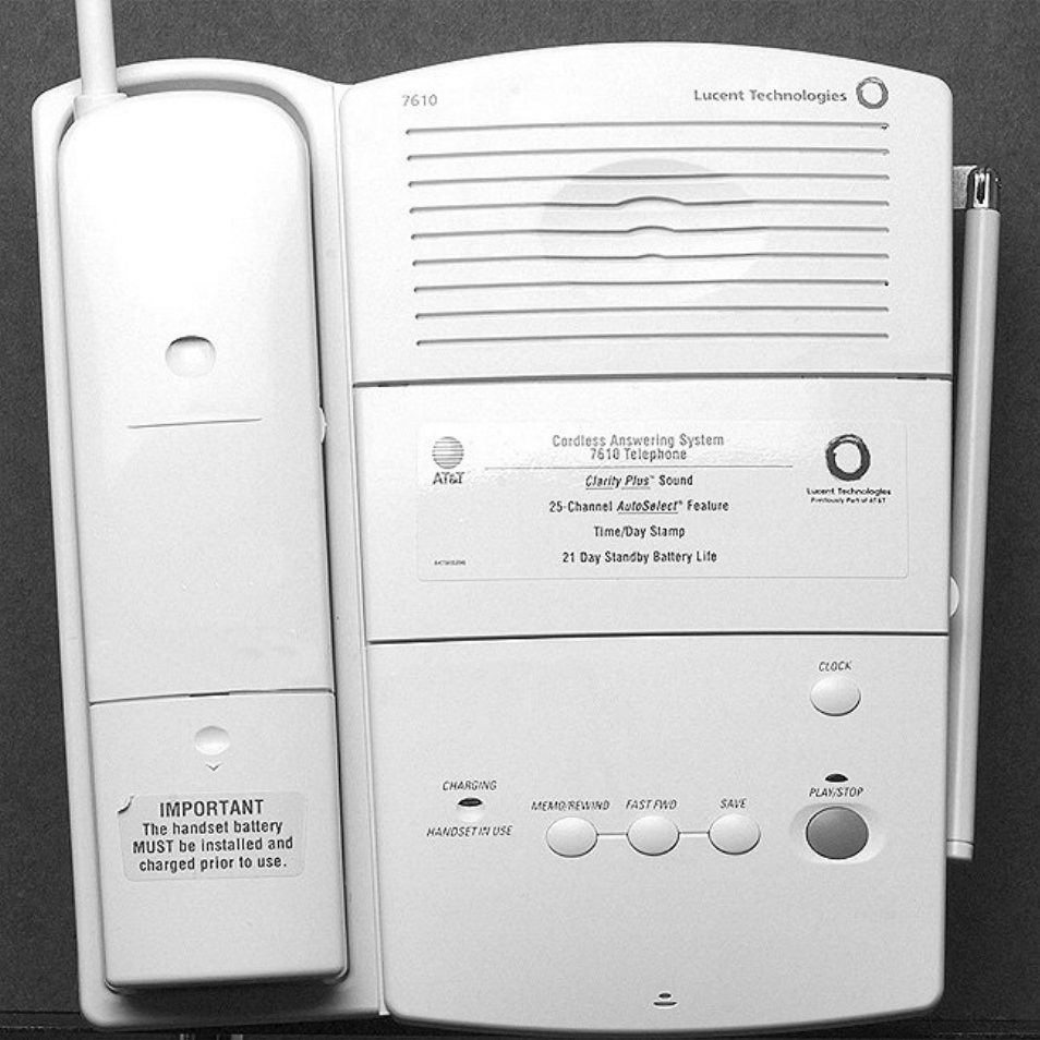 Images, Handset and base | AT&T 847868304 User Manual | Page 15 / 23