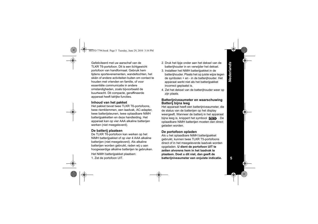 Inhoud van het pakket, De batterij plaatsen, De portofoon opladen | Motorola walkie talkie User Manual | Page 115 / 256